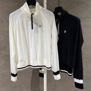지포어 반집업 맨투맨 1745886006